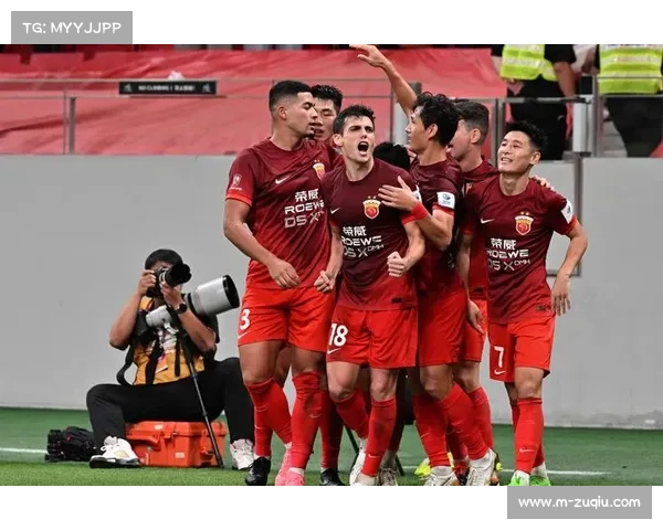 上海海港离队潮达九人,卫冕冠军面临阵容重组 上海海港离队潮达九人,卫冕冠军面临阵容重组